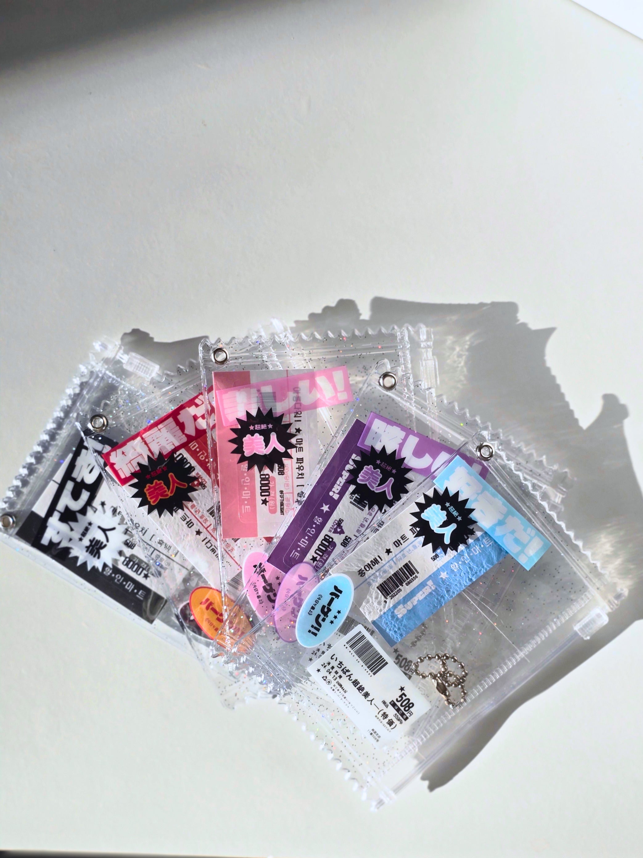 Transparenter Photocard Holder mit Grafik Sticker