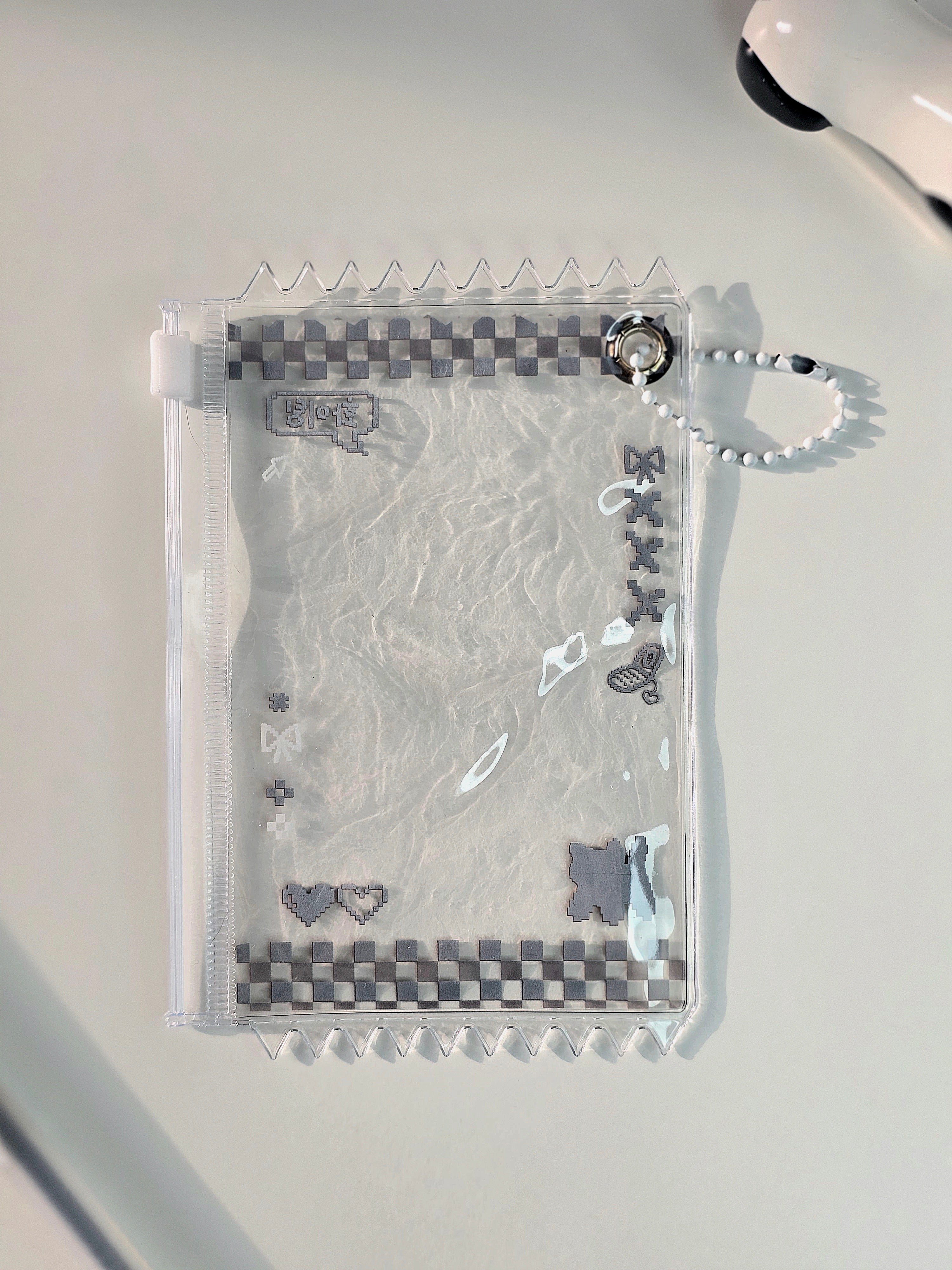 Y2K Hwaiting Photocard Holder transparent mit schwarzer Grafik